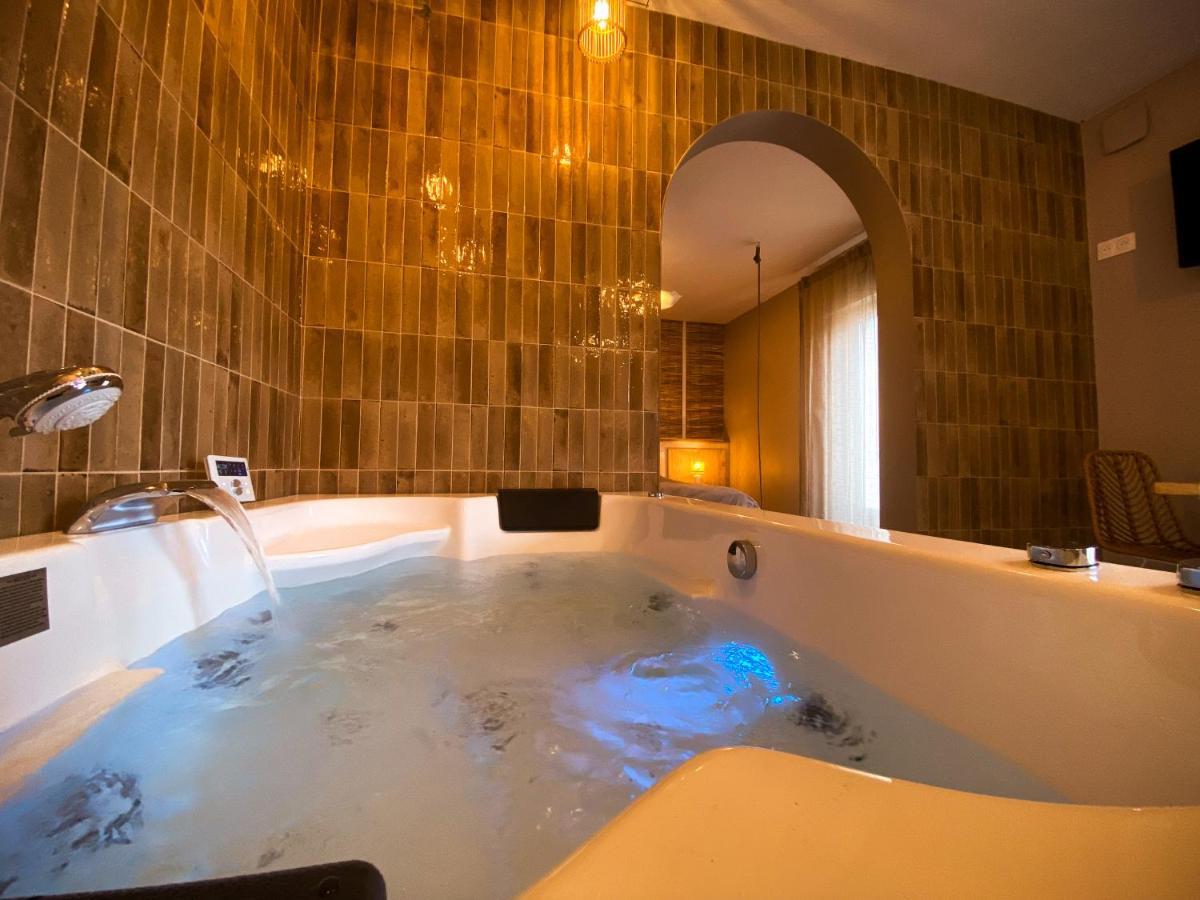 Love Room Suite Bali - Auray En Bretagne Brech Dış mekan fotoğraf